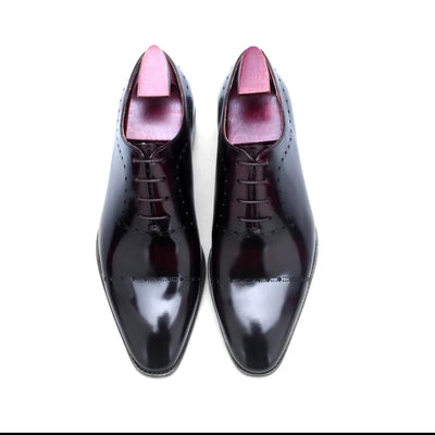 Your shoes can make or break your outfit, so it’s essential to pick the right pair. Thankfully though, selecting the perfect footwear is easy when you have Oxford in your wardrobe.This handmade leather shoe is all you will need to stand out. 